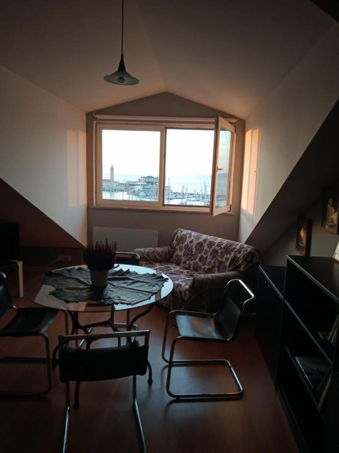 Mansarda Centrale Vista Mare Apartment Trieste Exterior photo