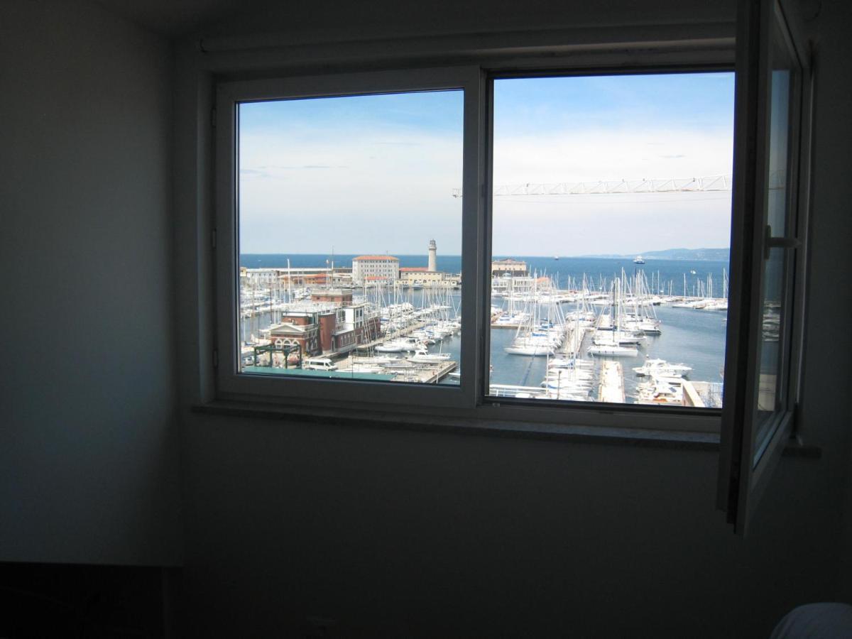 Mansarda Centrale Vista Mare Apartment Trieste Exterior photo