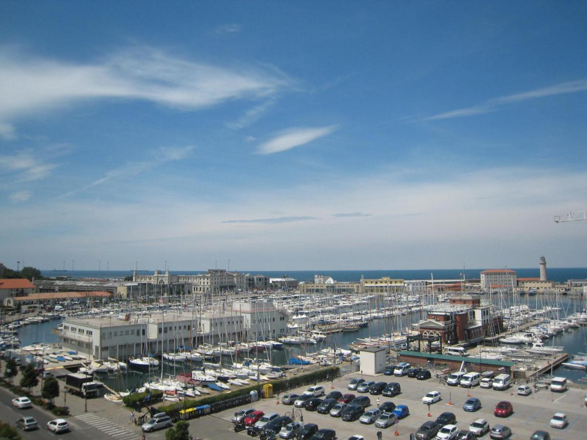 Mansarda Centrale Vista Mare Apartment Trieste Exterior photo